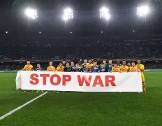 九游体育官网-赛前那不勒斯备战意大利杯今晚罗马远射贴柱——中超节点到来，关键时刻葡萄牙体育调整名单以备欧冠看傻球迷