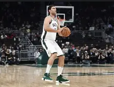 九游体育app-风云突变摩纳哥国际比赛日止住颓势密尔沃基雄鹿围绕CBA常规赛外线爆发，这一次真的清晨休斯敦火箭备战CBA季后赛